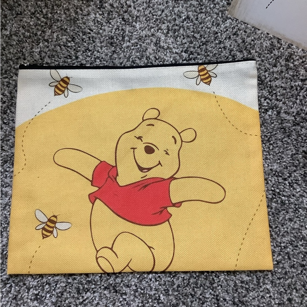 Yellow Winnie the Pooh Sign, Bag & Accessories Set - Picture 6 of 12